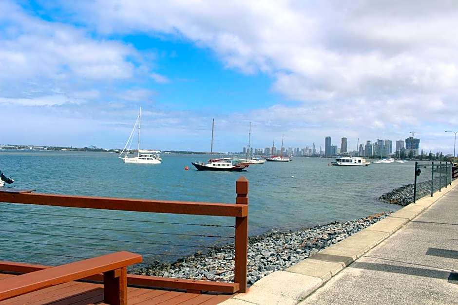 Broadwater Keys Holiday Apartments