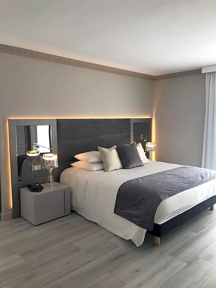 Photo 1 of 10 of Suite, Sea View