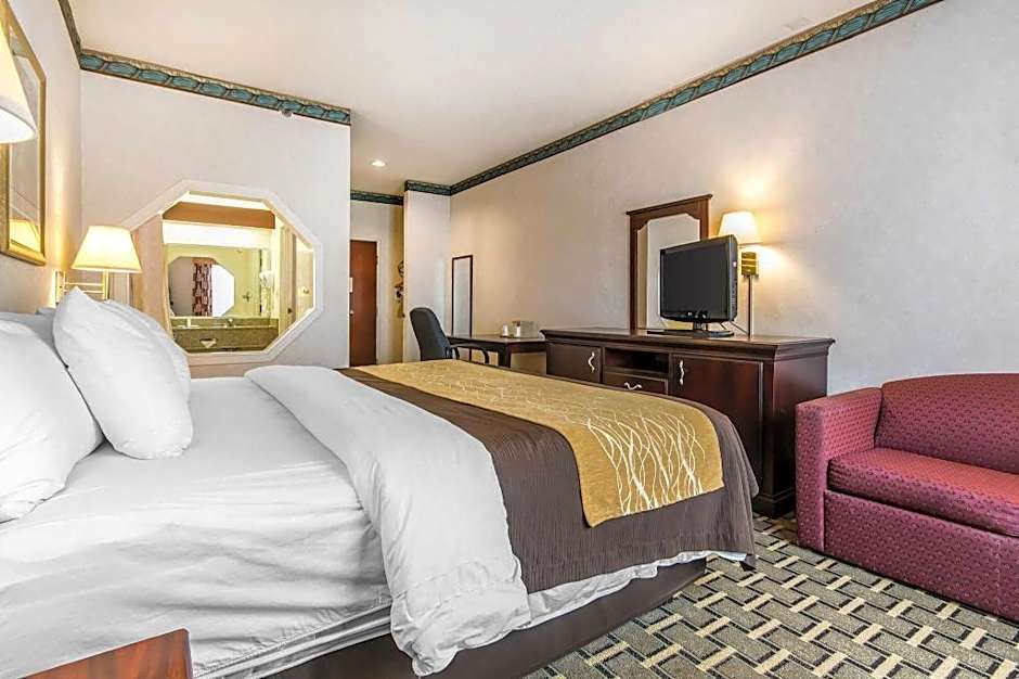 Quality Inn & Suites Evansville North