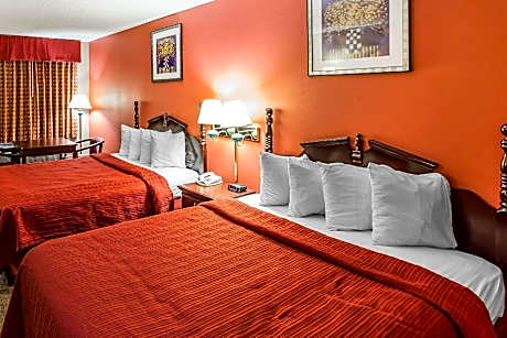 2 Queen Beds, Smoking