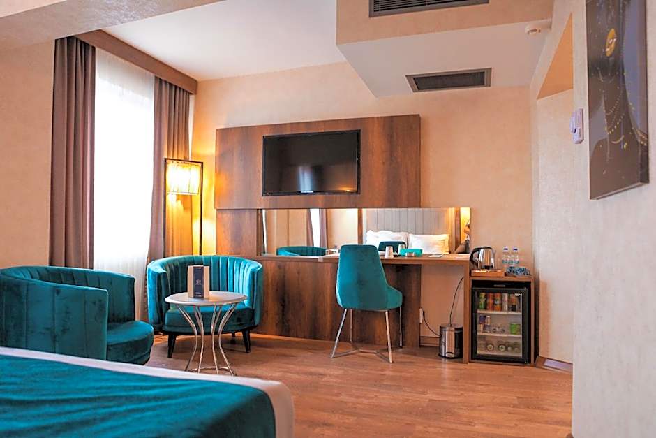 The Life Hotel & Spa