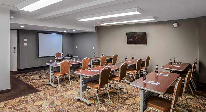 Hotel Faubourg Montreal Centre Ville Downtown