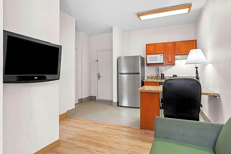 MainStay Suites Addison-Dallas