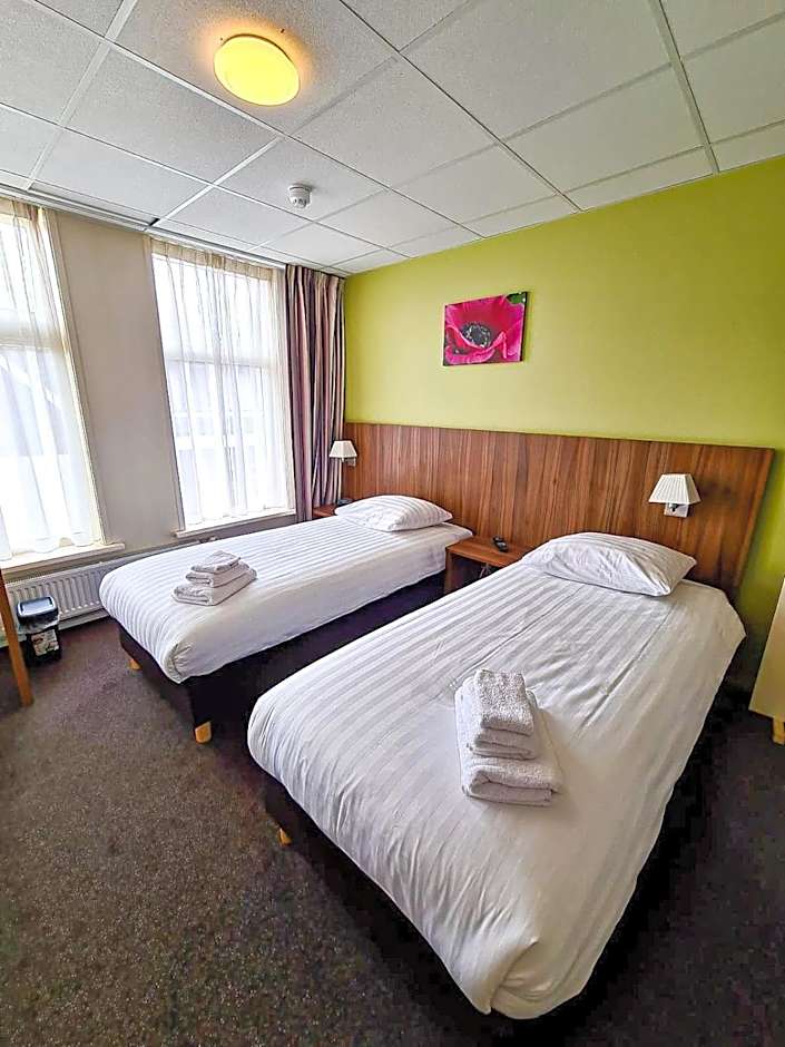 Zdjęcie 1 z 4 — Standard 2 Beds
