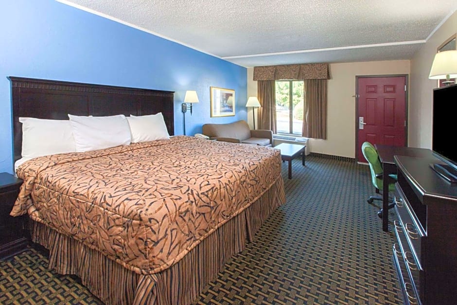 Days Inn by Wyndham Norman