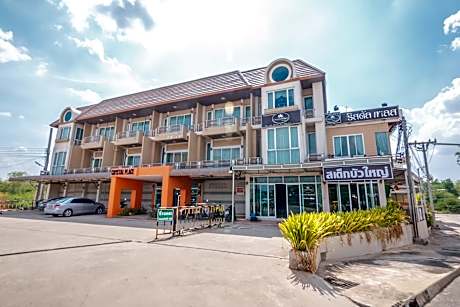 Crystal Place Buayai