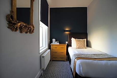 Single Room with Private External Bathroom