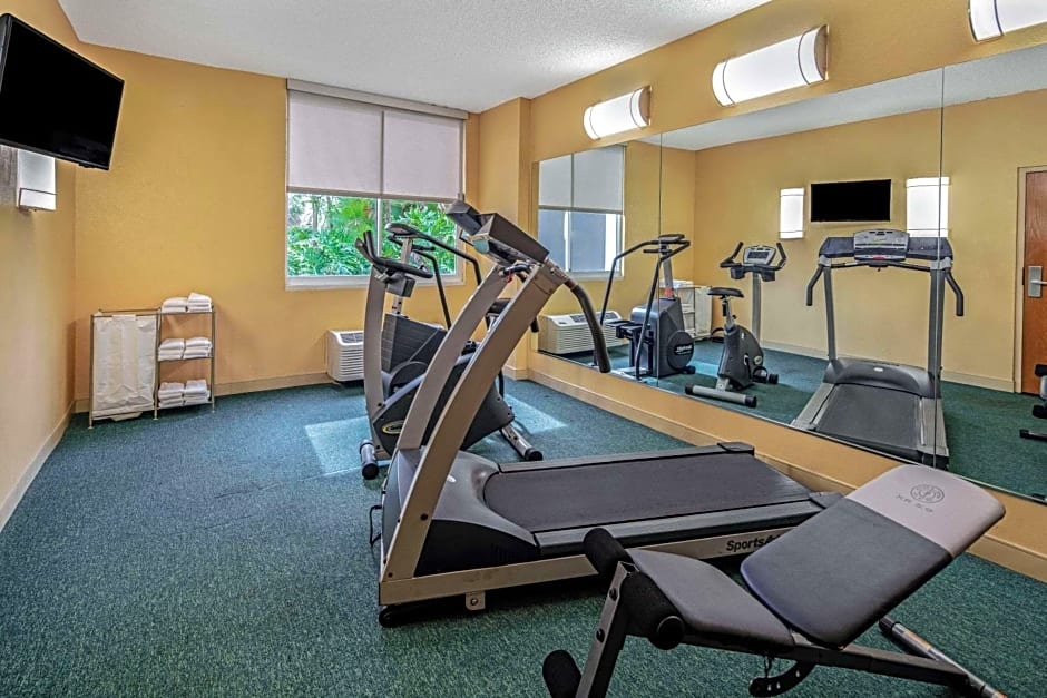La Quinta Inn & Suites by Wyndham Naples Downtown