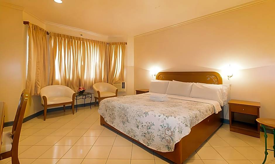 Royal Am Rei Hotel by RedDoorz