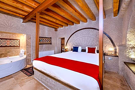 Triple Room with Balcony
