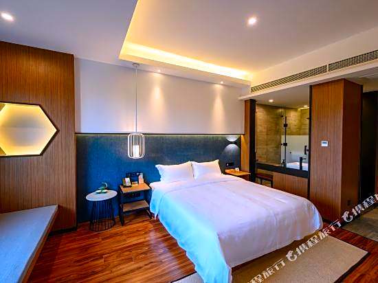 Yisu Impression Hotel (Ningbo Tianyi Square chenghuangmiao station)