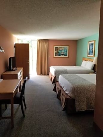 One-Bedroom Suite with Two Queen Beds - Non-Smoking