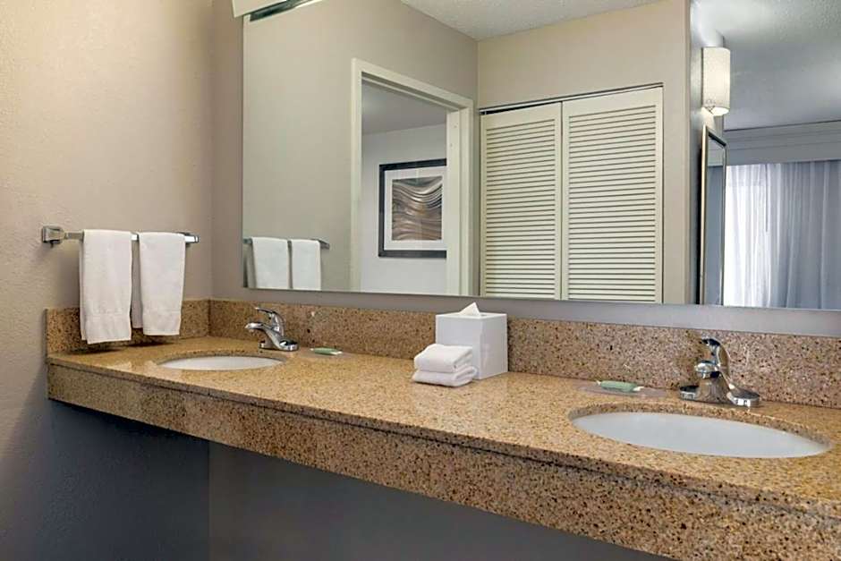 Courtyard by Marriott Charlotte Matthews
