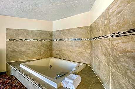 King Suite with Sofa Bed and Hot Tub