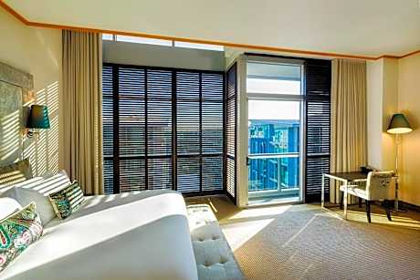 Luxury Atrium Room
