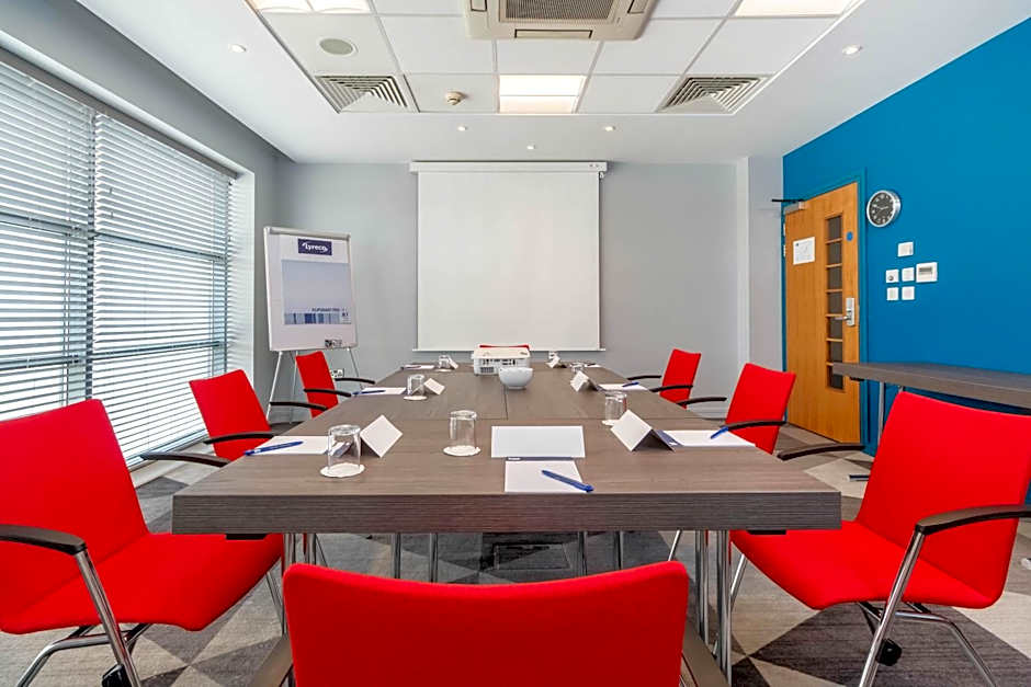 Holiday Inn Express Walsall M6 J10 By IHG