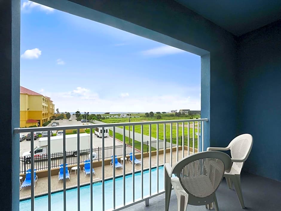 Days Inn & Suites by Wyndham Galveston West/Seawall