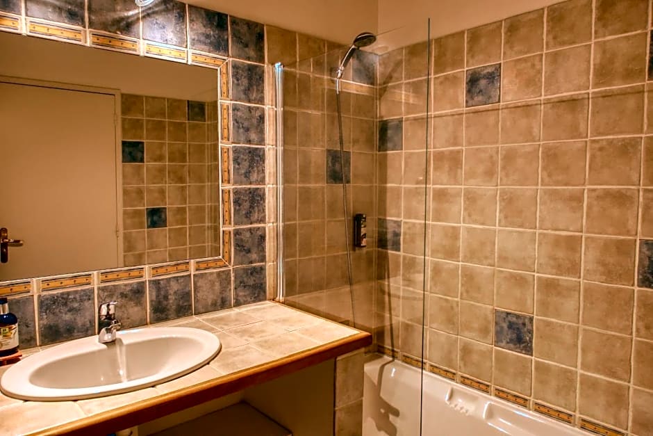 Logis Hotel La Bastide des Monges