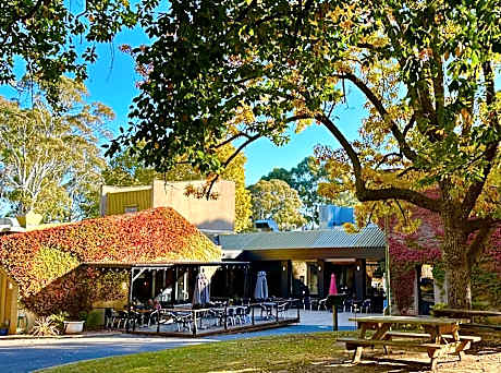 The Grand Oaks