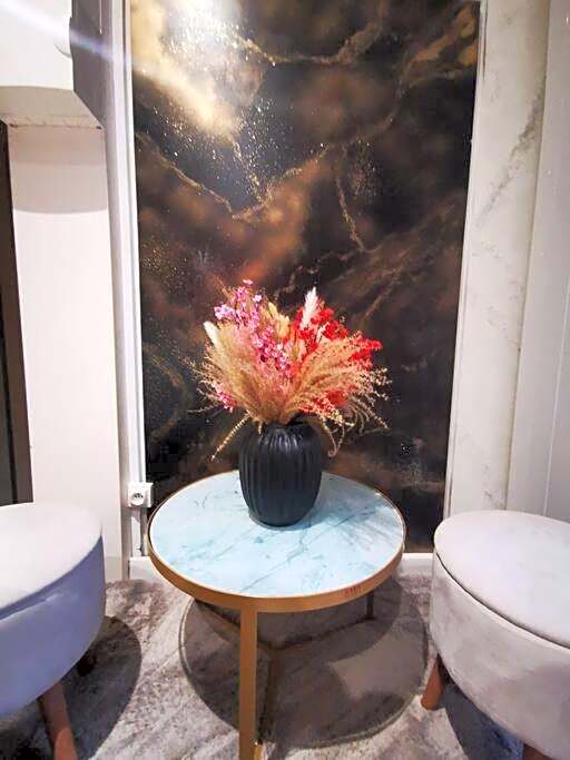 ART & SPA Luxury bedroom at the heart historical center