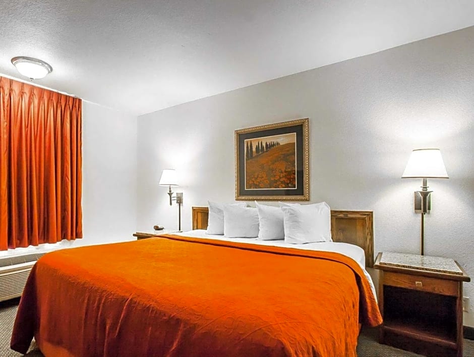 Quality Inn & Suites North Springfield