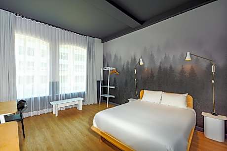 Queen Size Bedroom with City View