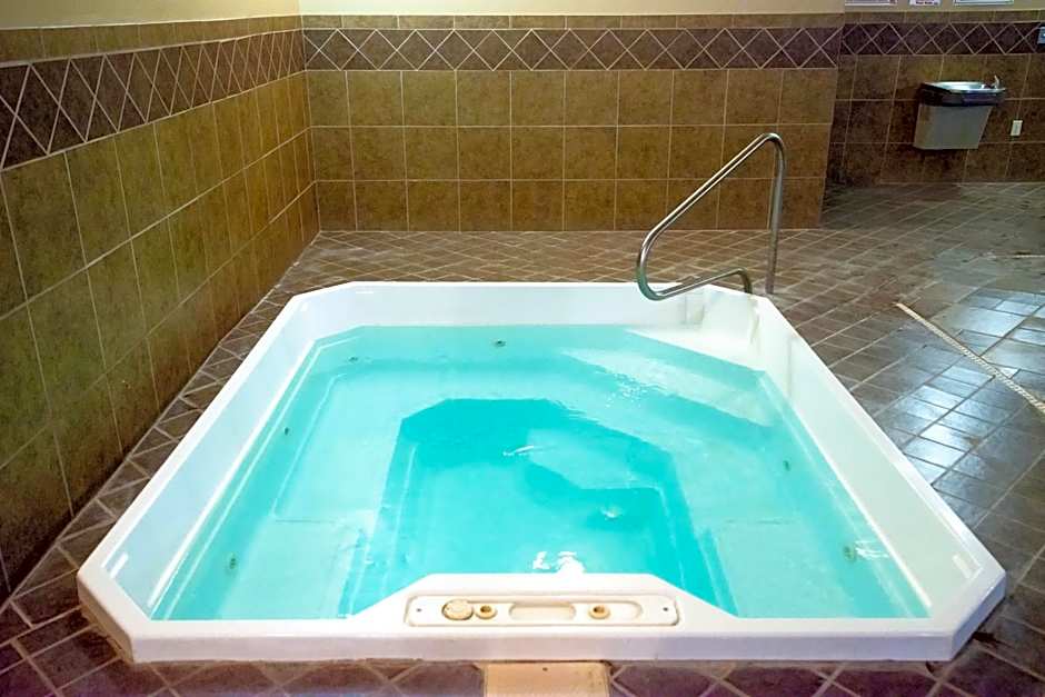 Holiday Inn Express Devils Lake By IHG