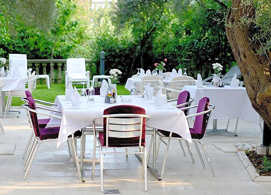 Hotel Sanja former Oliva