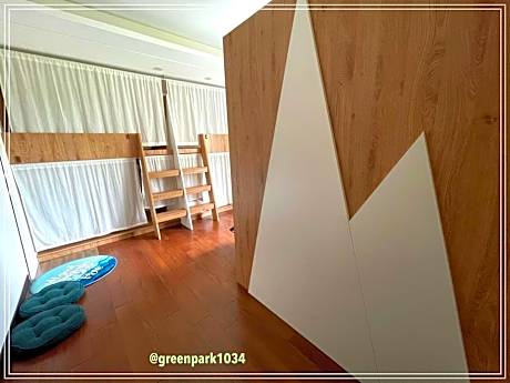 Bed in 6-Bed Mixed Dormitory Room