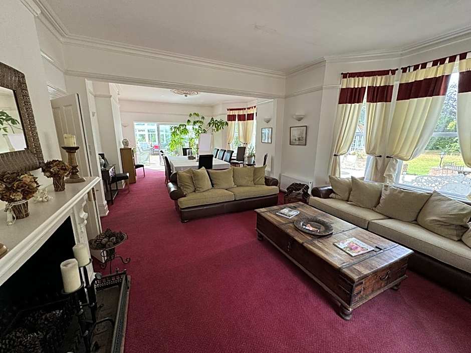 Hookwood Lodge London Gatwick