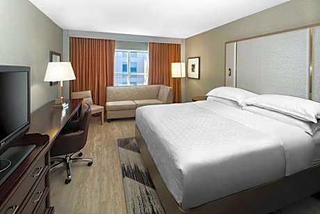 Club lounge access, Executive Suite, 1 King, Sofa bed, High floor