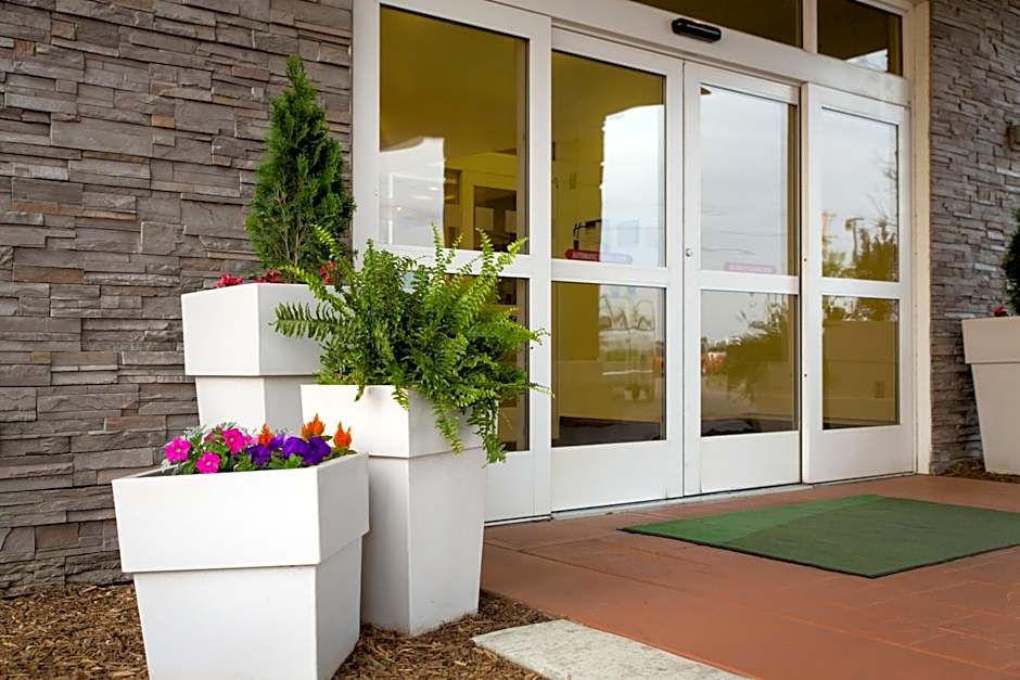 Holiday Inn Hotel & Suites Bloomington Airport By IHG