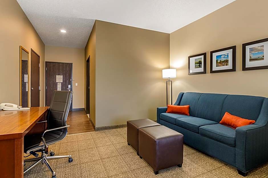 Comfort Suites Cedar Falls Industrial Park