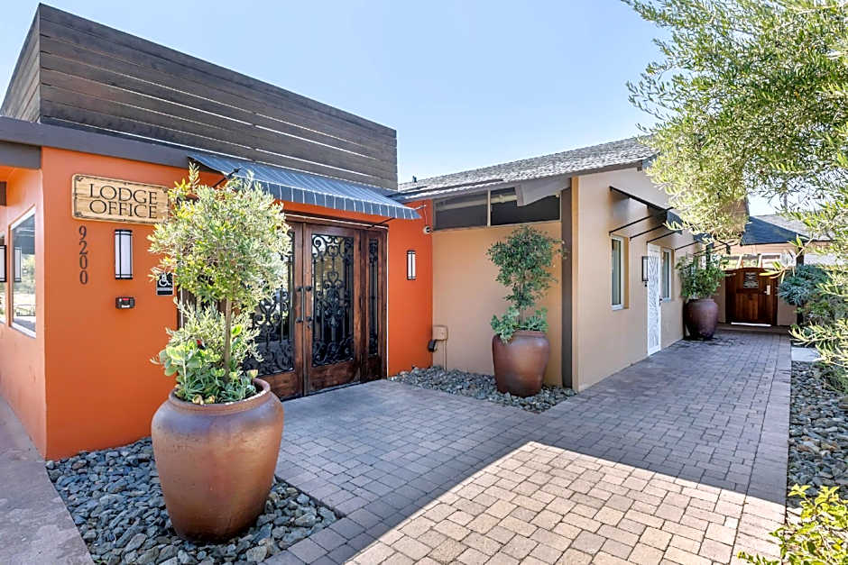 Carlton Oaks Lodge, an Ascend Collection Hotel