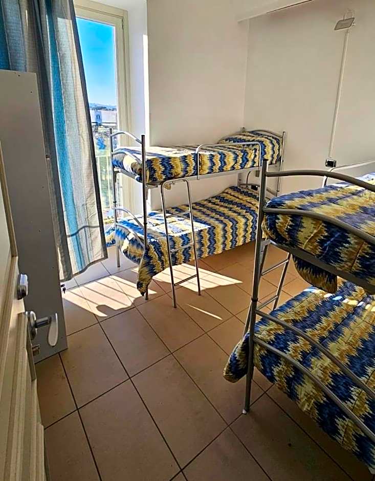 Seven Hostel & Rooms