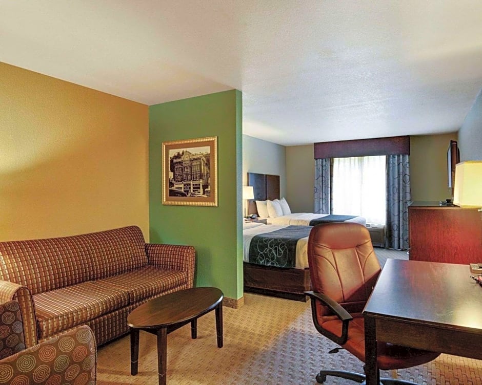 Comfort Suites near Hot Springs Park