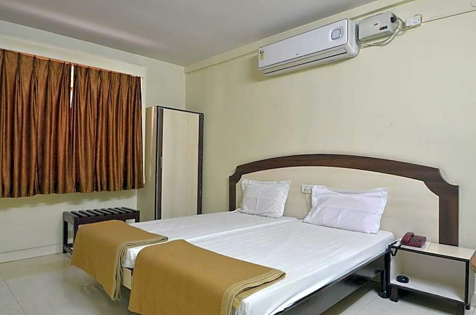 Hotel Maya Deluxe