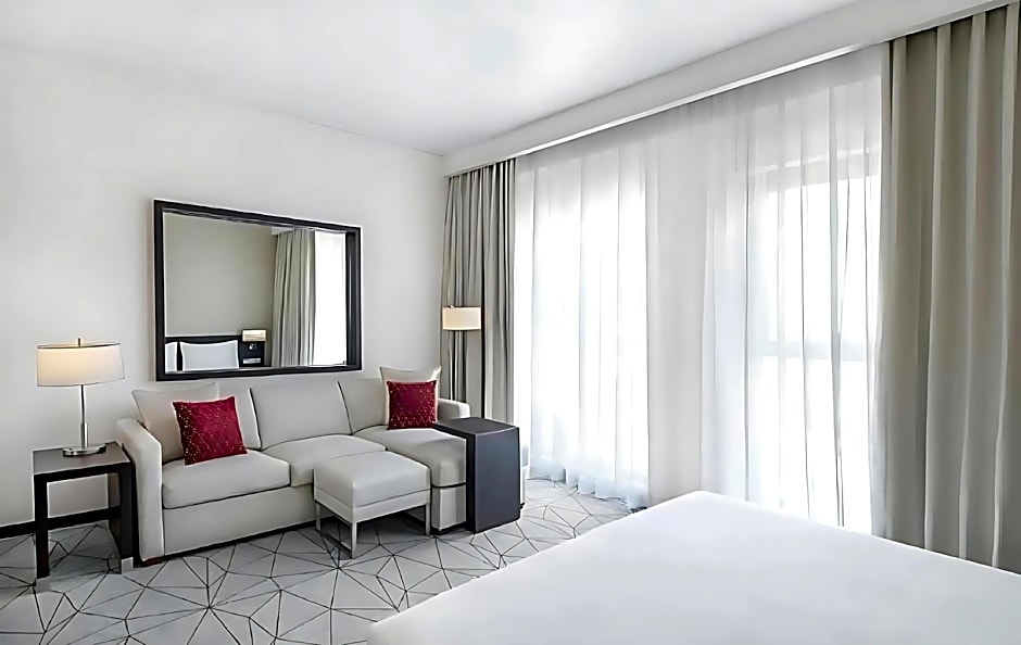 Hyatt Place Dubai Baniyas Square