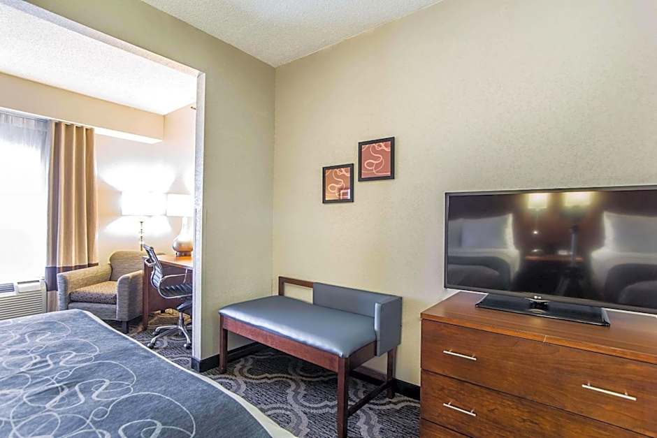 Comfort Suites Pineville - Ballantyne Area