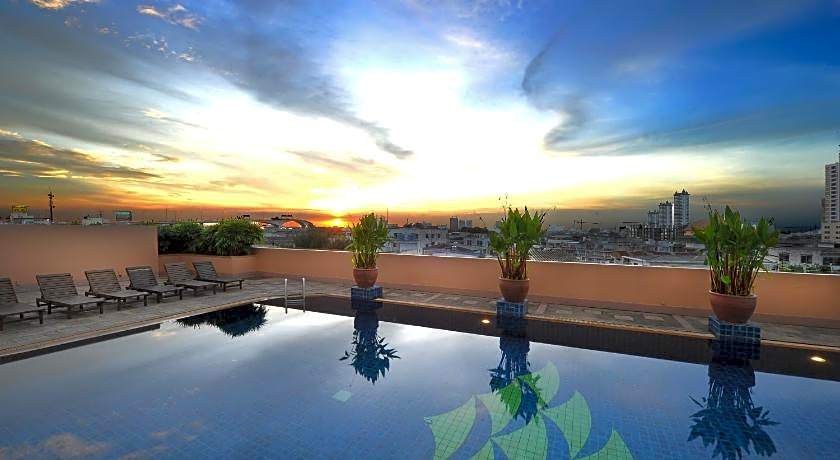 TONGTARA RIVERVIEW HOTEL