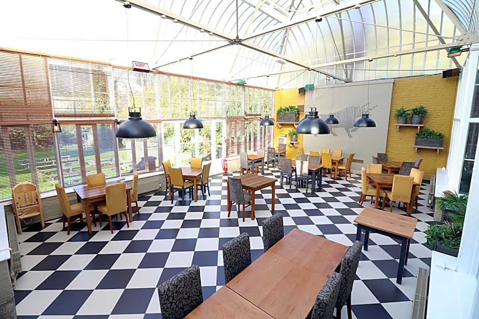 Premier Inn London Croydon South (A212)