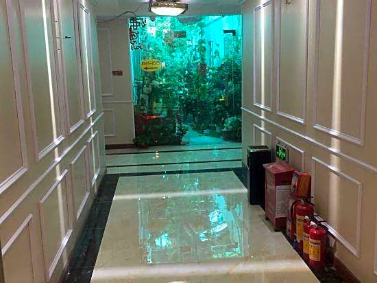 Jiutian Hotel (Baixin Plaza, Baiyun Railway Station, Guangzhou)
