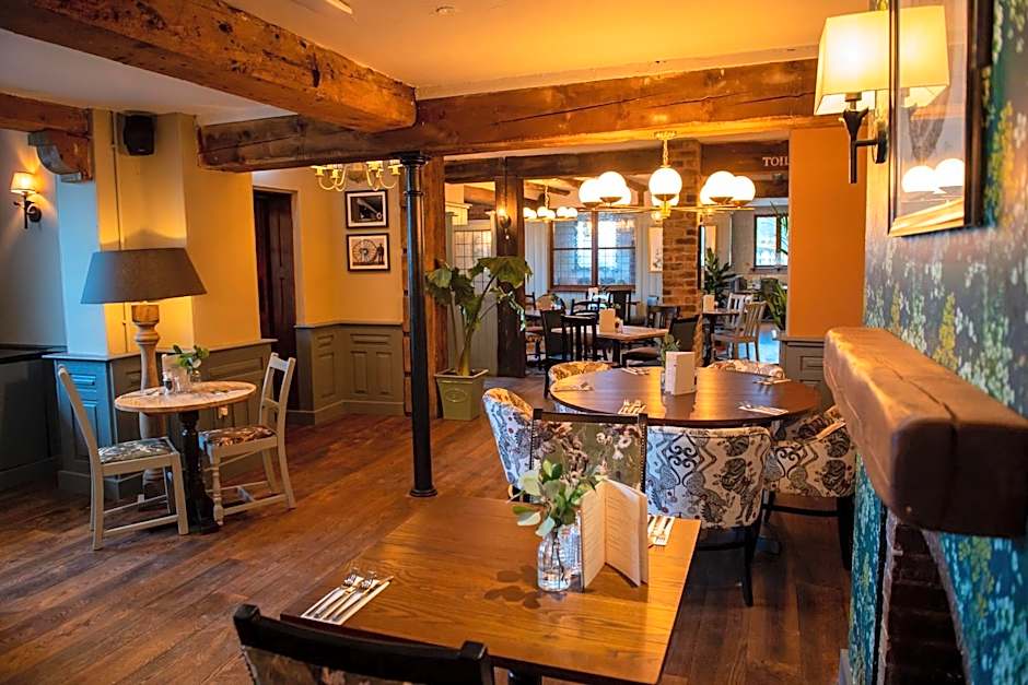 The Red Lion Inn by Chef & Brewer Collection