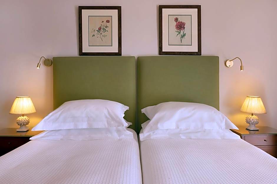 Dorion Hotel