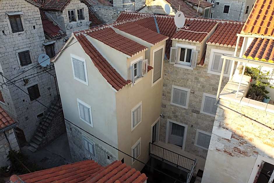 Camera Hotel