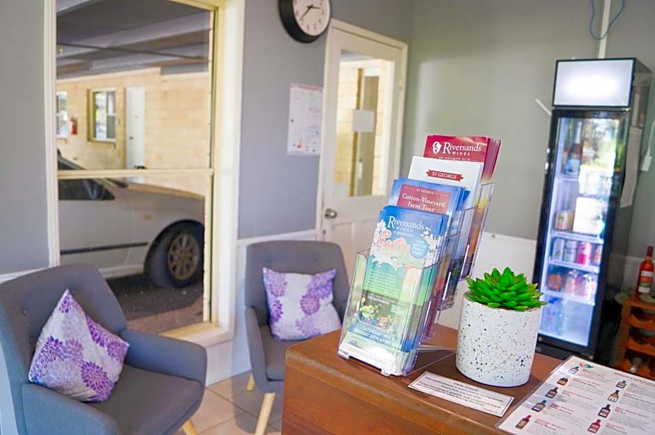 Jacaranda Country Motel