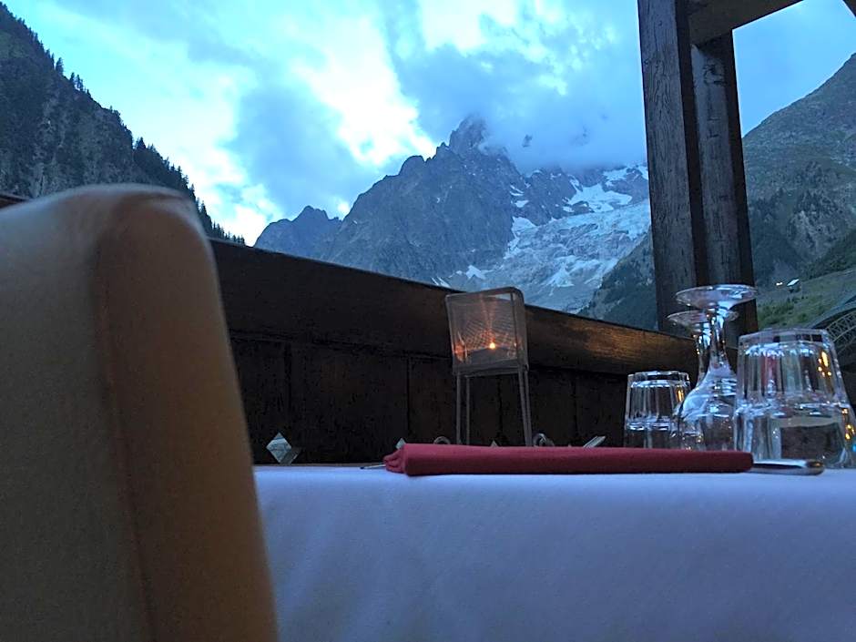 Shatush Hotel