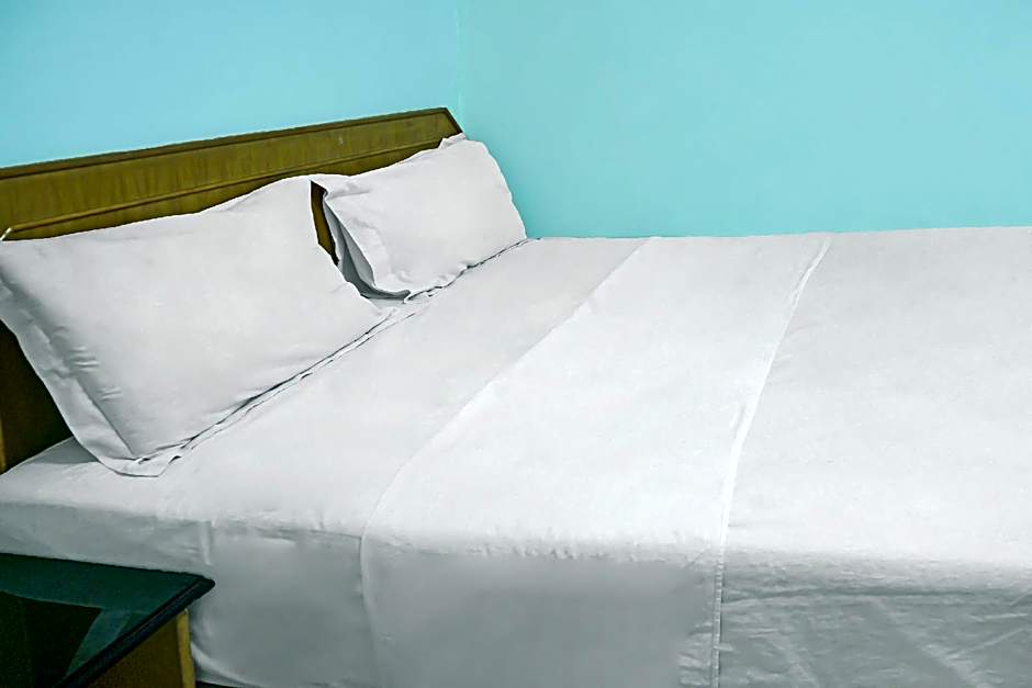 Collection O 92690 Hotel Limas