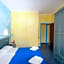 Three-room apartment a stones throw from the sea
