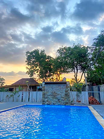 EDRIAN BUNGALOWS